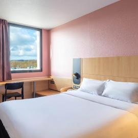 B&B HOTEL Calais Terminal Cité Europe 3 étoiles, hôtel à Coquelles