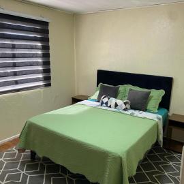Habitación privada bombero garrido, hotel in Curicó