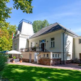 Főnix Hotel, hotel din Balatonföldvár