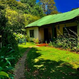 Back o' the Moon Holiday cottage, hotel u gradu Hogsback