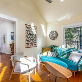 Besson Getaway- 5 min to Village Riverfront, hotell i Bend