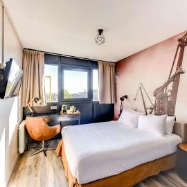 Viesnīca Brit Hotel Saint-Nazaire Centre pilsētā Sennazēra