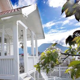 Villa Solvorn, hotel sa Solvorn