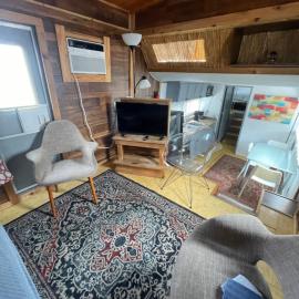 Viesnīca Updated houseboat on the river! Fortloderdeilā