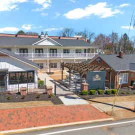27 on Park Boutique Hotel & Venue, hotel in Dahlonega