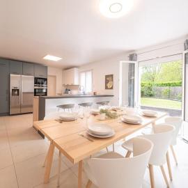 Spacious & Modern Property - between Disney & Paris - close to transportation, highway, amenities
