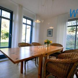 Ferienhaus Friesenblick Ferienwohnung 2, hotel in Wangerooge