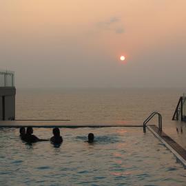 Sea View Luxury Apartments Negombo Beach Airport Transit Pubs Restaurants