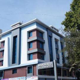 Marshall The Grand Hotel, hotell i Ahmedabad