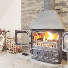 WILLOW SNUG - Trearddur Bay COSY apartment, hotel u gradu 'Trearddur'