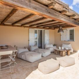 GuestHost - Breathtaking Villa with Dependance!