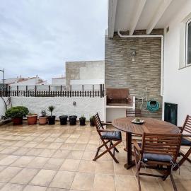 Roca Fornells, Planta baja con maravilloso patio F96