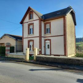 La locomotive by La BB12087, hotel v destinaci Nouvion-sur-Meuse