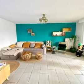 Le paisible, hotel in Décines-Charpieu