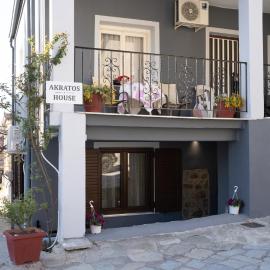 Akratos House, hotell sihtkohas Kastrákion