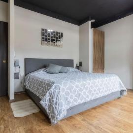 506 Great Location AC 1Bdrm 1bath apt Rooftop