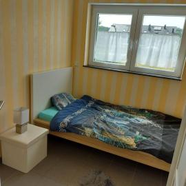 Nice Room with single bed in a new house in Vichten, hotel en Vichten