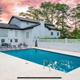 Mansion With Private Pool Basketball & Tennis courts