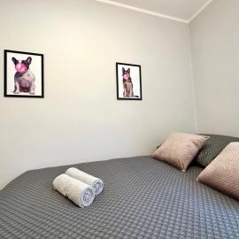 MMRent Bubble Gum Room