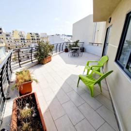 Penthouse with Large Terrace close to Seafront