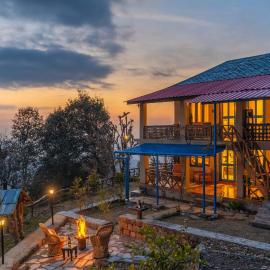 StayVista at Rooh- Paragliding Getaway, Bir - Palampur, hotel in Bīr