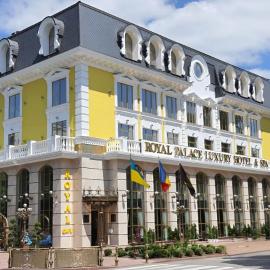 Royal Palace Luxury Hotel and SPA，赫梅利尼茨基的飯店