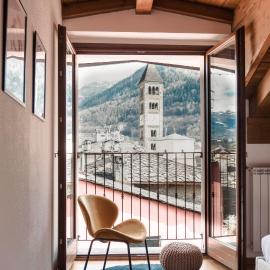 PENTHOUSE CON VISTA - 6 min walk to Bernina Express, hotel di Tirano