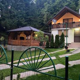 Viesnīca Forest House between Sarajevo & Vlasic pilsētā Busovača