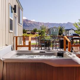 Zion Adventure, Private Hot Tub, Starry Nights, hotel Apple Valley városában