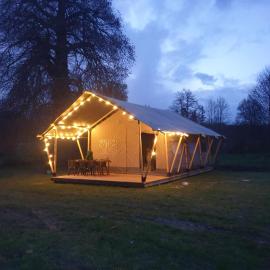 Camping de la touche, hotel in Ligueil