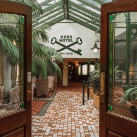 Kee's Hotel, ξενοδοχείο σε Stranorlar