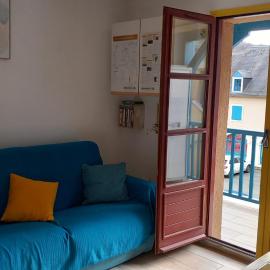 Joli studio avec balcon donnant sur la montagne, hotel u gradu 'Sainte-Marie-de-Campan'