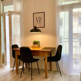 Living at Saarpartments - AdultsOnly - Business & Holiday Homes with Kitchen for Long- and Short Term stay, 3 min to St Johanner Markt and Points of Interest