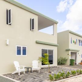 Papaya Resort Curaçao - Modern house with a beautiful view and fresh breeze, hotel in Grote Berg