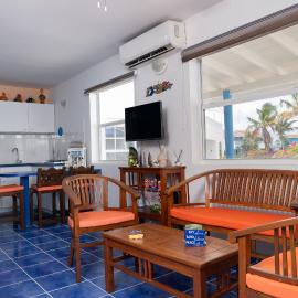 Marazul D1, hotel din Westpunt