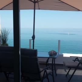 Beachfront Bungalow Apartment، فندق في توريمولينوس