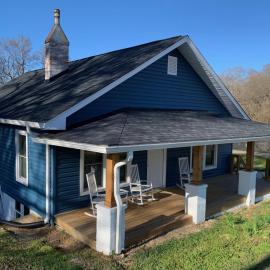 Lincolnton Rail Trail Downtown Family Home - Newly Renovated Walk to Main St and Splash Park, hotel a Lincolnton