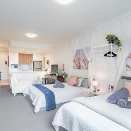 2BR Apt in Hurstville 1Min To Train Station Sleep 8