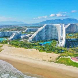 The Oceanfront Apartment At Cam Ranh, hotel a Cam Ranh