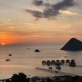 Sunset Hill Hotel, hotel a Labuan Bajo