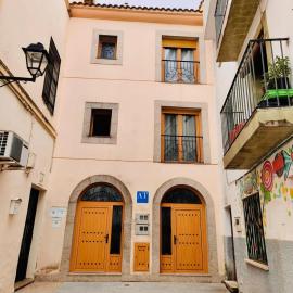 APARTAMENTOS TURíSTICOS MONTASOL 1、モンタンチェスのホテル