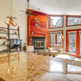 Downtown Frisco Townhome ~ 1 Mi to Lake Dillon!