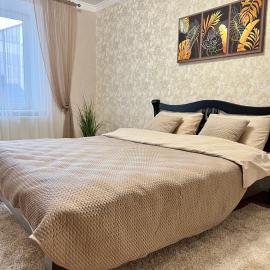 Центр. Вул. С. Крушельницької. 2 кімнати, hotel u gradu Ternopolj