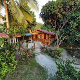 Port Barton - Paradiso Azul Campsite Beachfront with Internet