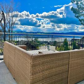 Modern Studio with Lake View near Zurich – hotel w mieście Uetikon am See