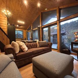 Casa rural Los Pilares de la Sierra、Arahuetesのホテル