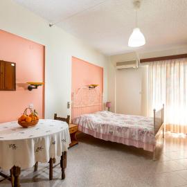 Cozy Archangelos apartments with private parking, hotelli Archangeloksessa