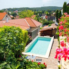 Viesnīca Casa Montana Apartments pilsētā Balatonalmadi