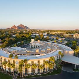Embassy Suites by Hilton Phoenix Biltmore, hotel in Phoenix