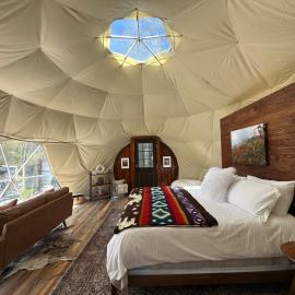 Luxury Glamping Geodome-Hot tub, Winery, hotel in Banner Elk